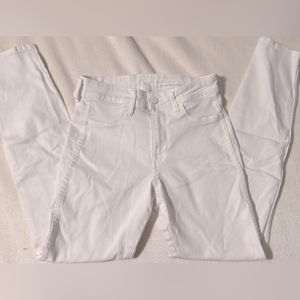 & DENIM. White skinny jeans.